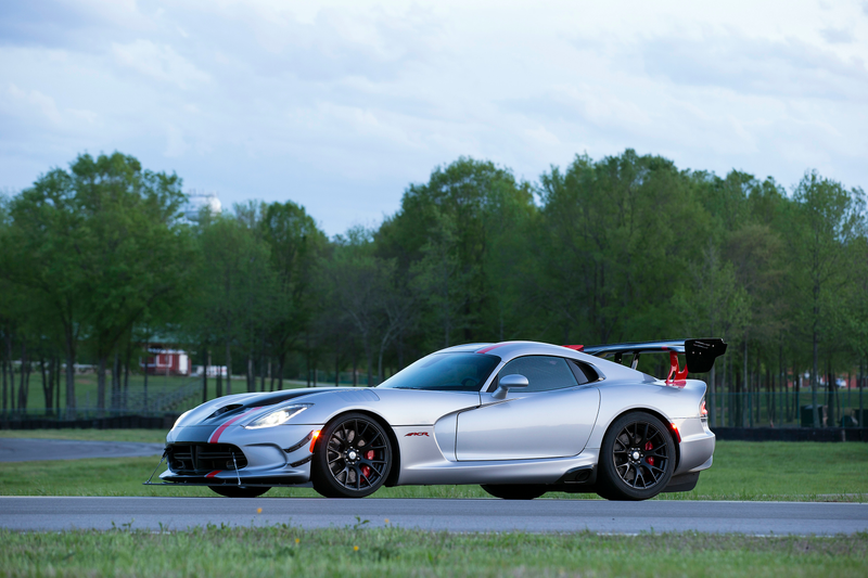 Illustration for article titled 2016 Dodge Viper ACR: Meet The Nastiest Street Legal Viper Ever Made
